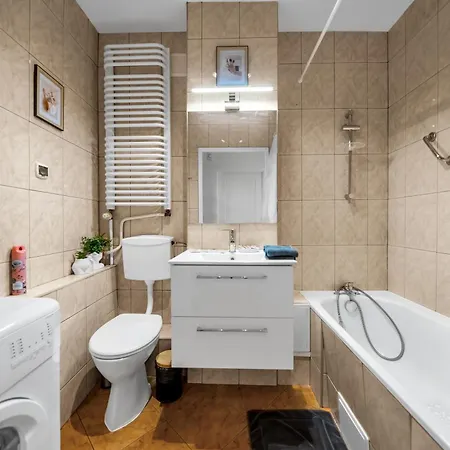 Praga - Parking, Tram&shops Nearby - By Rentujemy * Warszawa