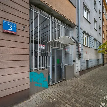 Apartment Praga - Parking, Tram&shops Nearby - By Rentujemy